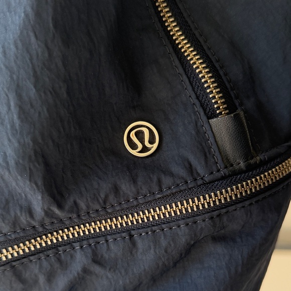 Lululemon City Adventurer Backpack 17L - Picture 2 of 8